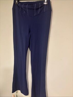 PINK Victoria's Secret Navy Flare Yoga Pants